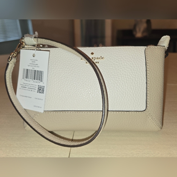 Kate Spade Lena Colorblock Convertible Wristlet, New with Tags! - Picture 3 of 12